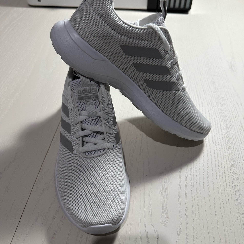 Light gray Adidas tennis